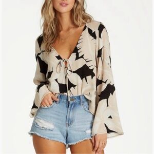 Billabong Tied and True Woven Bell Sleeve Top Floral Neutral Print Small
